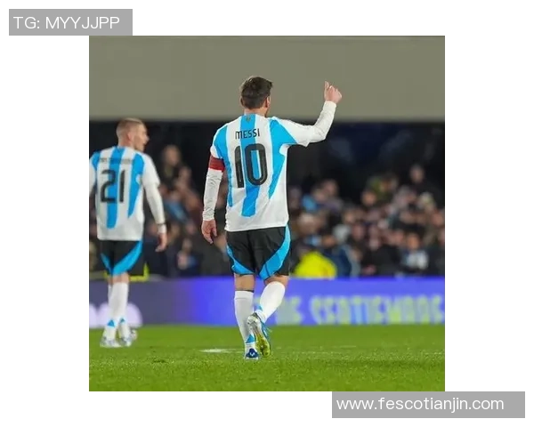 梅西光膀子展现运动魅力引发球迷热议与赞叹