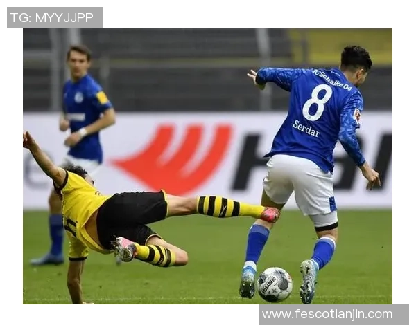 模仿某国足球明星的技巧与风格解析,助你在球场上闪耀光芒 模仿某国足球明星的技巧与风格解析,助你在球场上闪耀光芒