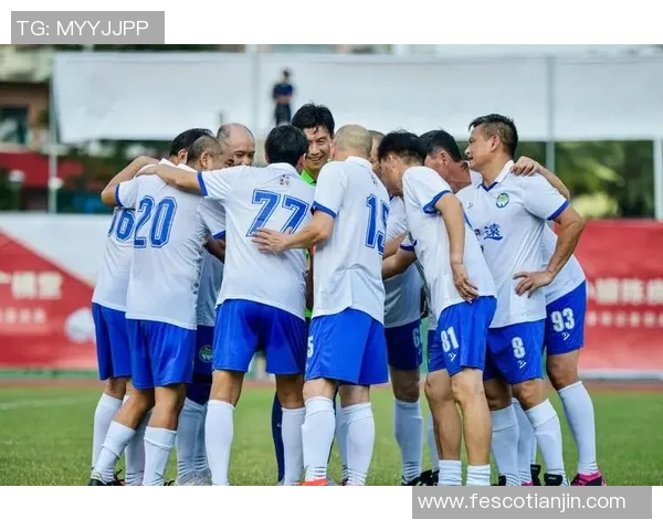 带球技术出众的足球明星们如何在赛场上展现个人魅力与团队配合 带球技术出众的足球明星们如何在赛场上展现个人魅力与团队配合