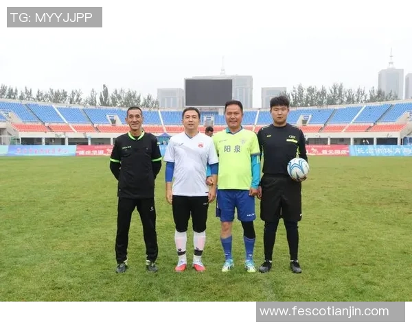 男士足球明星训练鞋推荐助你提升球技与场上表现