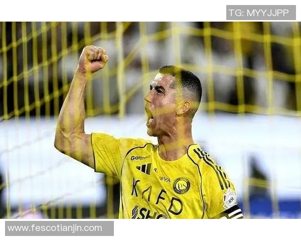 罗姓足球明星展现霸气风范引领全球赛场风潮